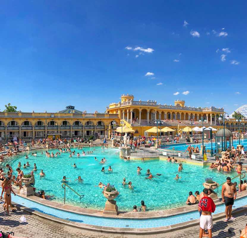 Budapest Thermal Bathhouse - Széchenyi Grand Pool